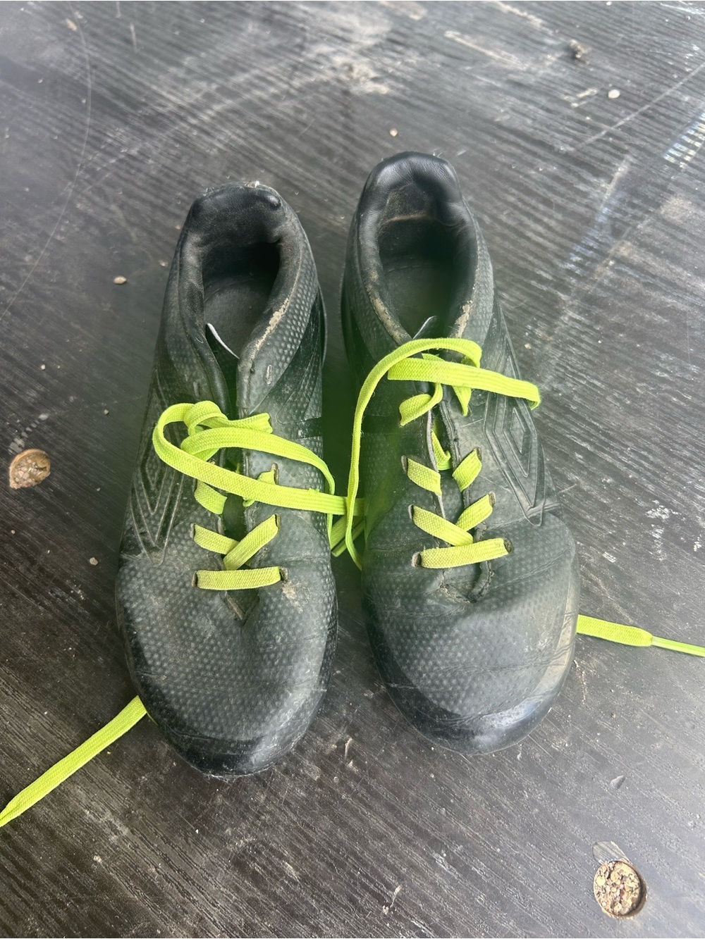 Umbro Kids Black Sneakers with Neon Green Laces